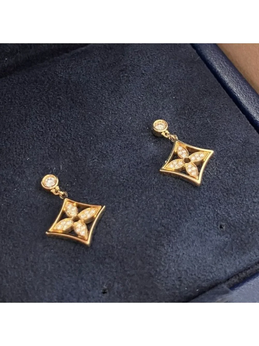 Louis Vuitton Monogram Idylle Blossom 750 Diamond Earrings Yellow Gold